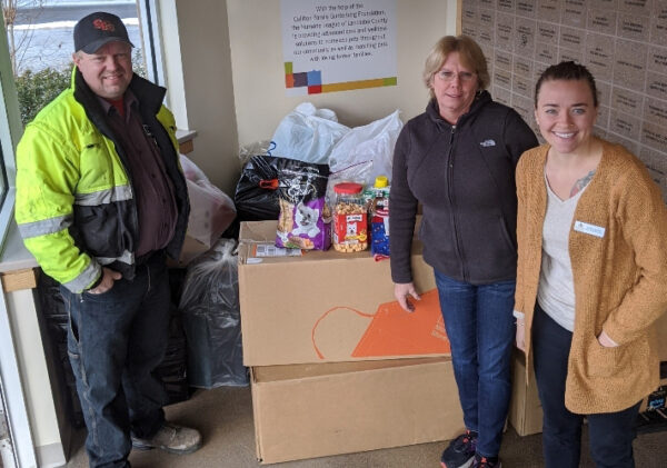 BCIU employees dropping off Humane Society donations