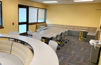 The Lincoln Room offers flexible space for instruction and meetings.
